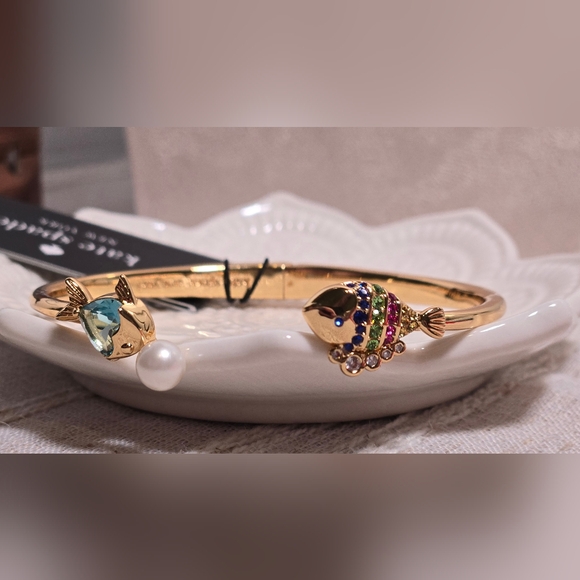 Kate Spade What a Catch Hinged Bangle Bracelet Blue Multi Crystals and Pearl NWT - Picture 4 of 4